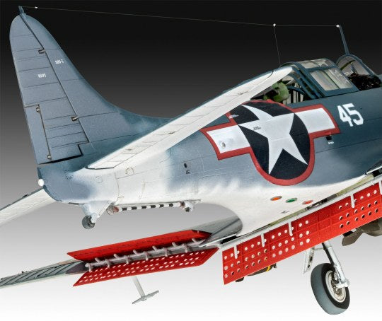 1:48 SBD-5 Dauntless Navyfighter