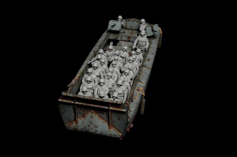 1:35 LCVP W US INFANTRY