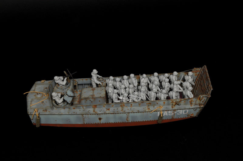 1:35 LCVP W US INFANTRY