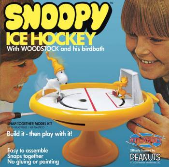 AAN5696   —  Snoopy Ice Hockey Game (formerly Monogram) SNAP