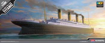 ACY14215   —  1/400 The White Star Liner Titanic