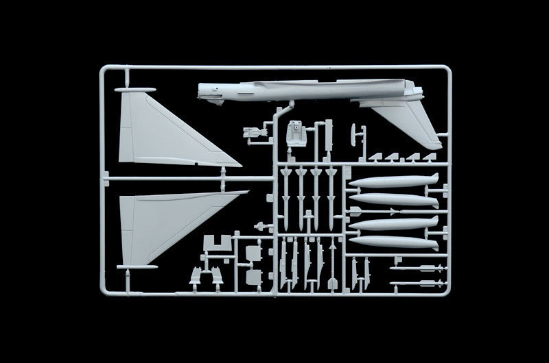 1:72 EUROFIGHTER TYPHOON EF-2000 in RAF
Service