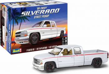 RMX4538   —  1/25 1999 Chevy Silverado Street Pickup