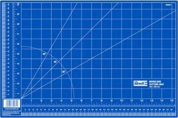 RVG39057   —  Cutting Matt Large 450 x 300mm