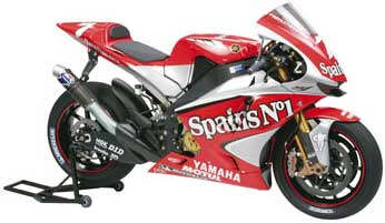 TAM14100   —  1/12 Yamaha YZR-M1 '04 #7/13