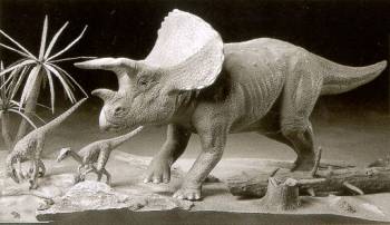 TAM60104   —  1/35 Triceratops Diorama